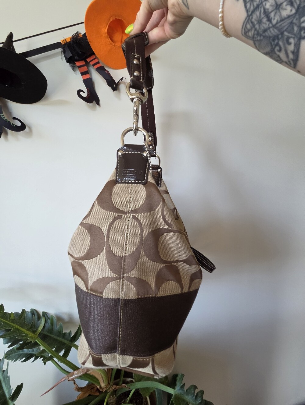 Coach F17434 Signature Stripe Hobo Shoulder Bag, Larger Size With Hang Tag - Picture 5 of 13